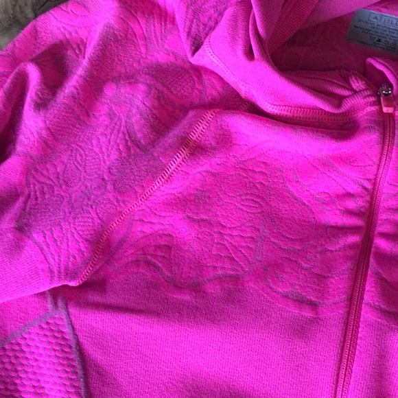 Athleta long sleeve 1/4 zip top - Picture 2 of 5